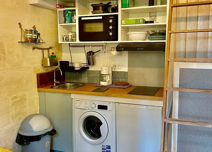 Proche Kedge Et Universitee Appartement Cosy Avec Parking ,Cuisine Equipee ,Sdb Et Jardin