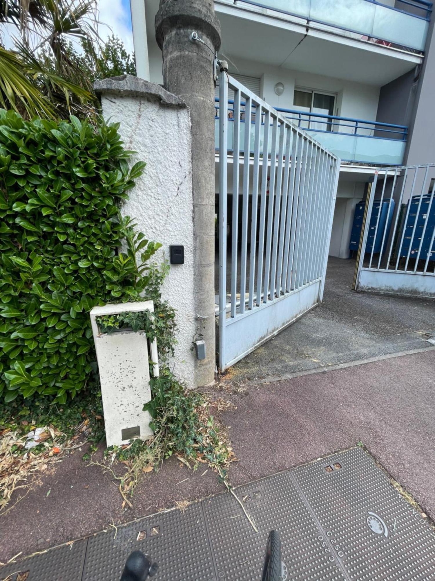 Proche Kedge Et Universitee Cosy Avec Parking ,cuisine Equipee ,sdb Et Jardin