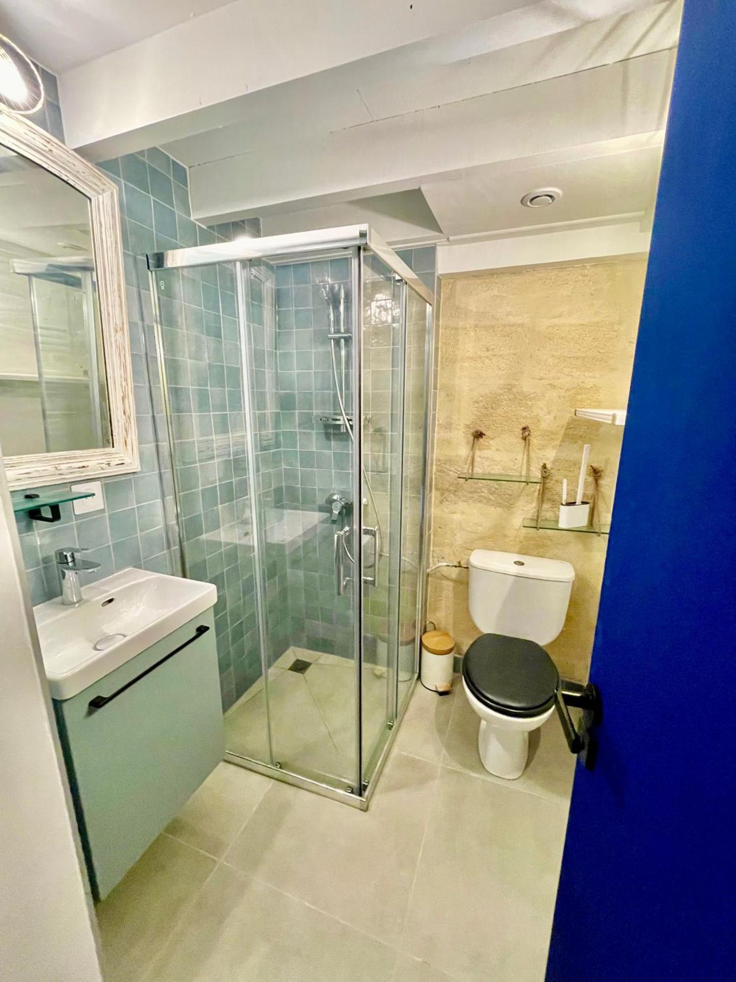 Appartement Proche Kedge Et Universitee Cosy Avec Parking ,cuisine Equipee ,sdb Et Jardin *